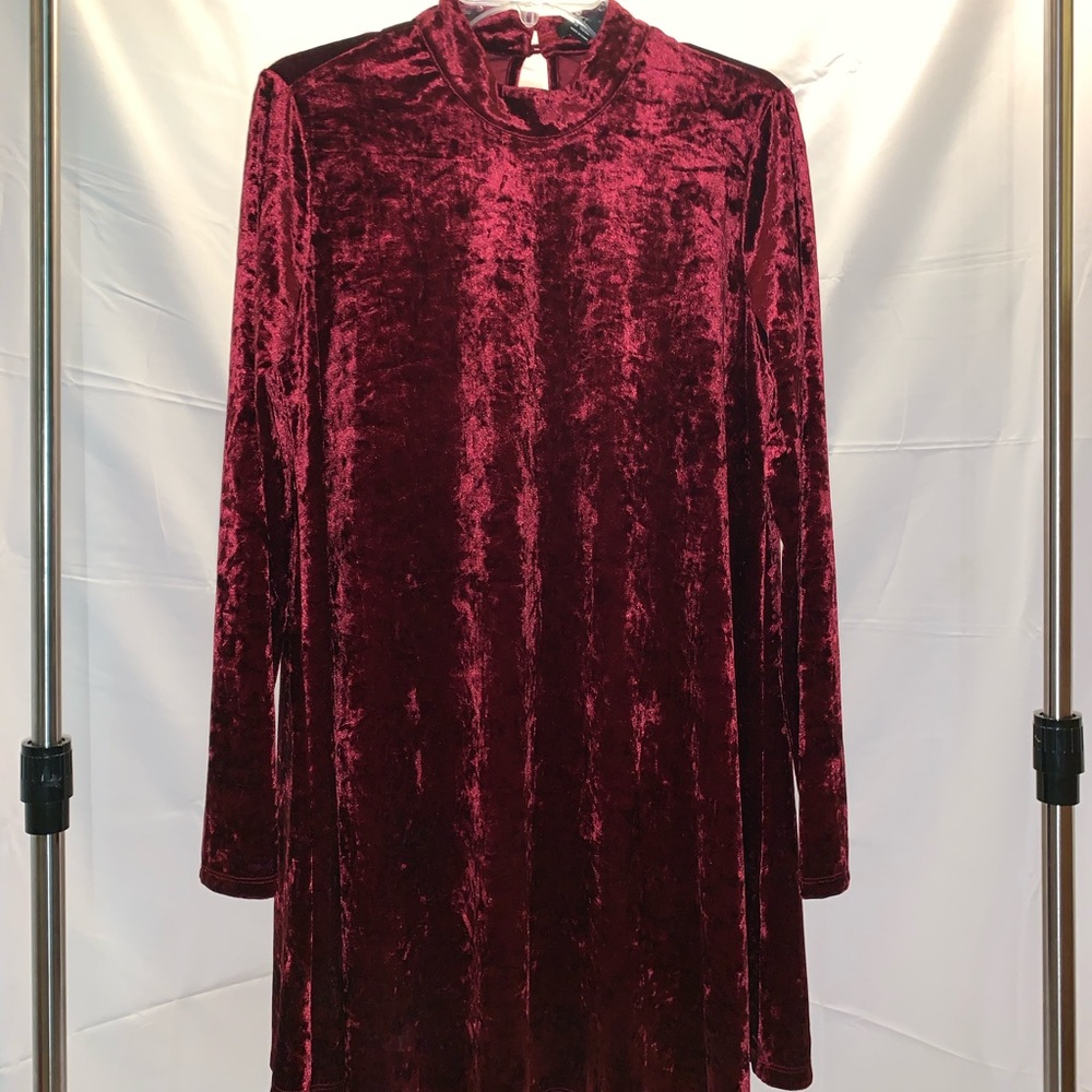 Long sleeve velvet dress